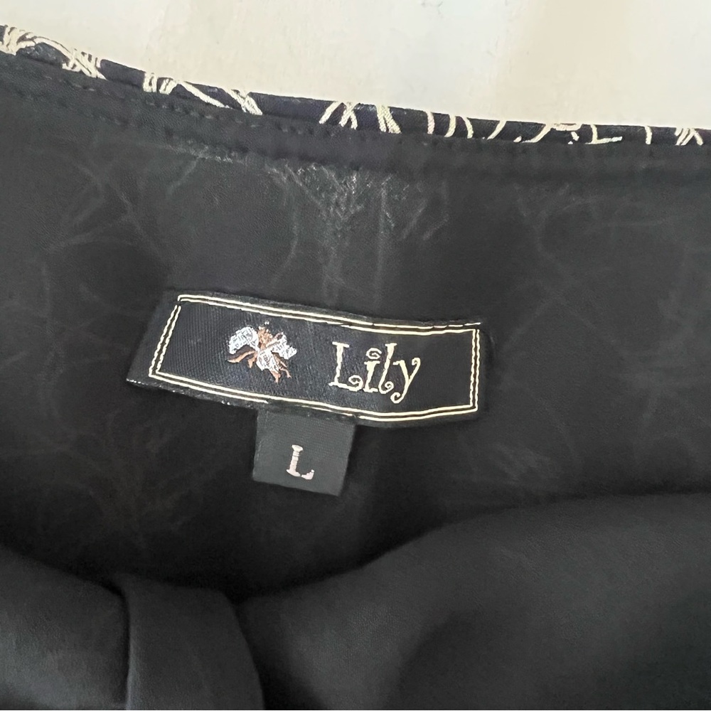 A lined skirt with modern pattern - Picture 4 of 5